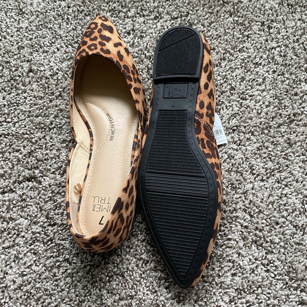 NWT Time and Tru Women Leopard Flats - Picture 4 of 10